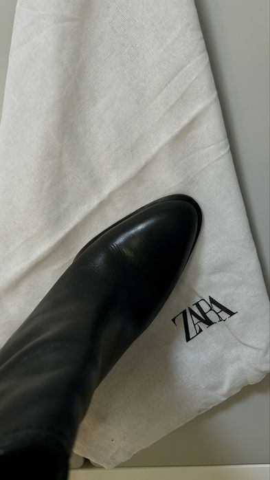 Продам шкіряні чоботи Zara