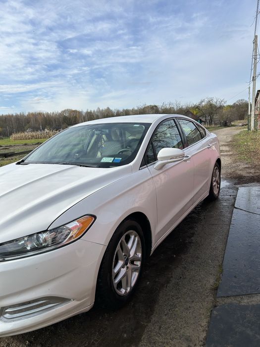 Продається авто Ford Fusion 2015 року