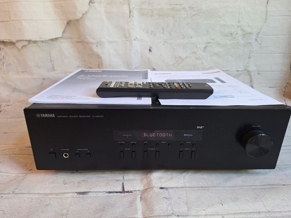 Yamaha Stereo R-S202D  z Bluetooth, Optic i DAB