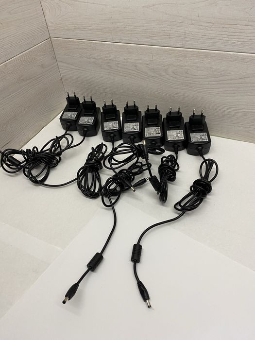 Блок живлення DVE Switching Adapter DSA-24CA-05 (5V 4A)