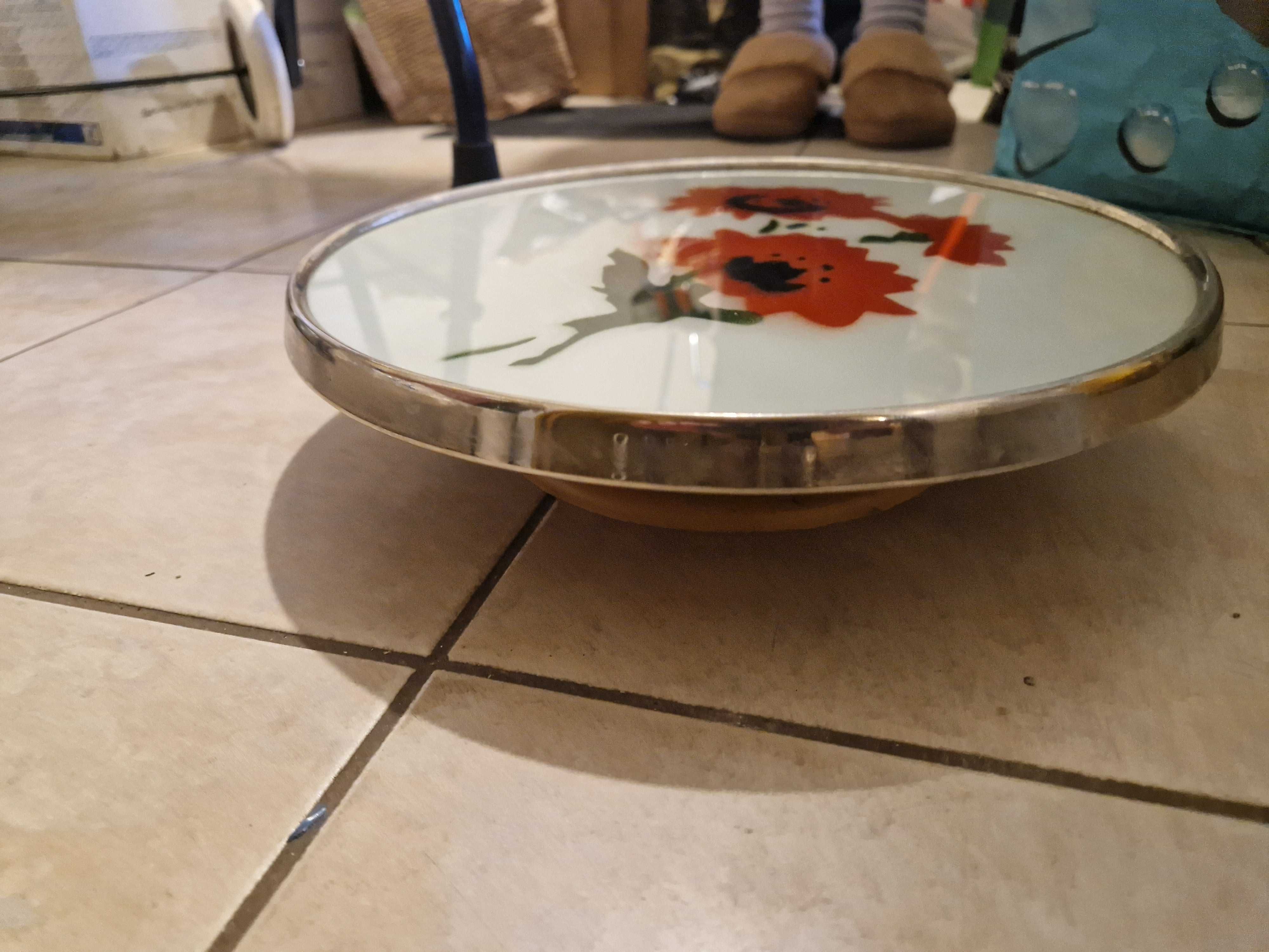 Taca szklana na ciasto na plastikowej nóżce (z PRL-u)