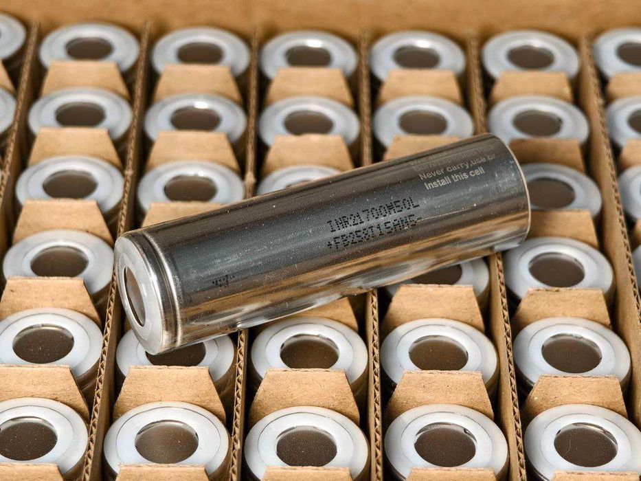 Акумулятор 21700 LG INR21700 M50L 5000 мА 14.4 A