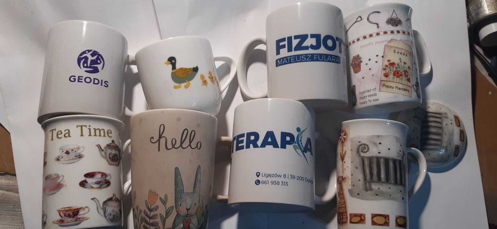 zestaw 8 kubków różne dekoracyjne i firmowe