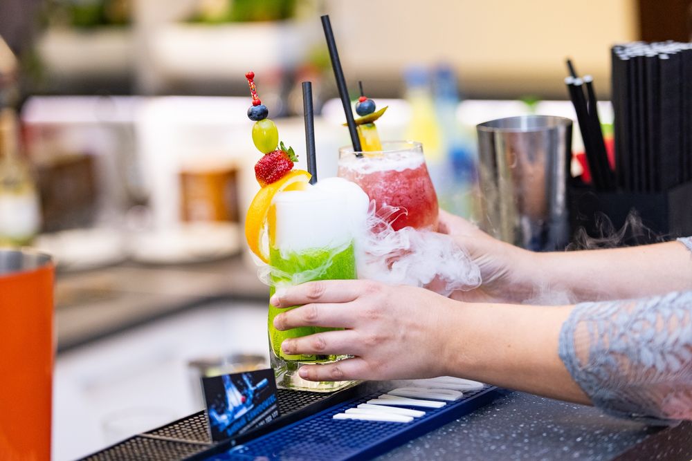 Obsługa barmańska imprez barman na wesele bar mobilny eventy firmowe