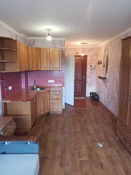 Продається 1-но кімнатна кільце Соборності, пл.Домнобудівників