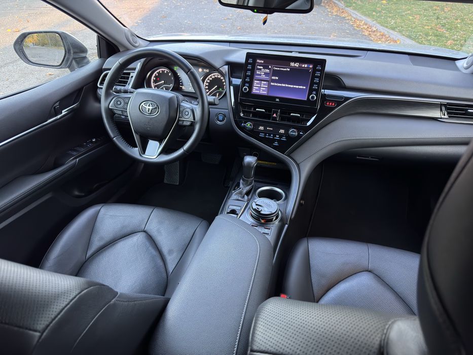 Продам офіційну максимальну рестайлінгову Toyota Camry Premium 2021