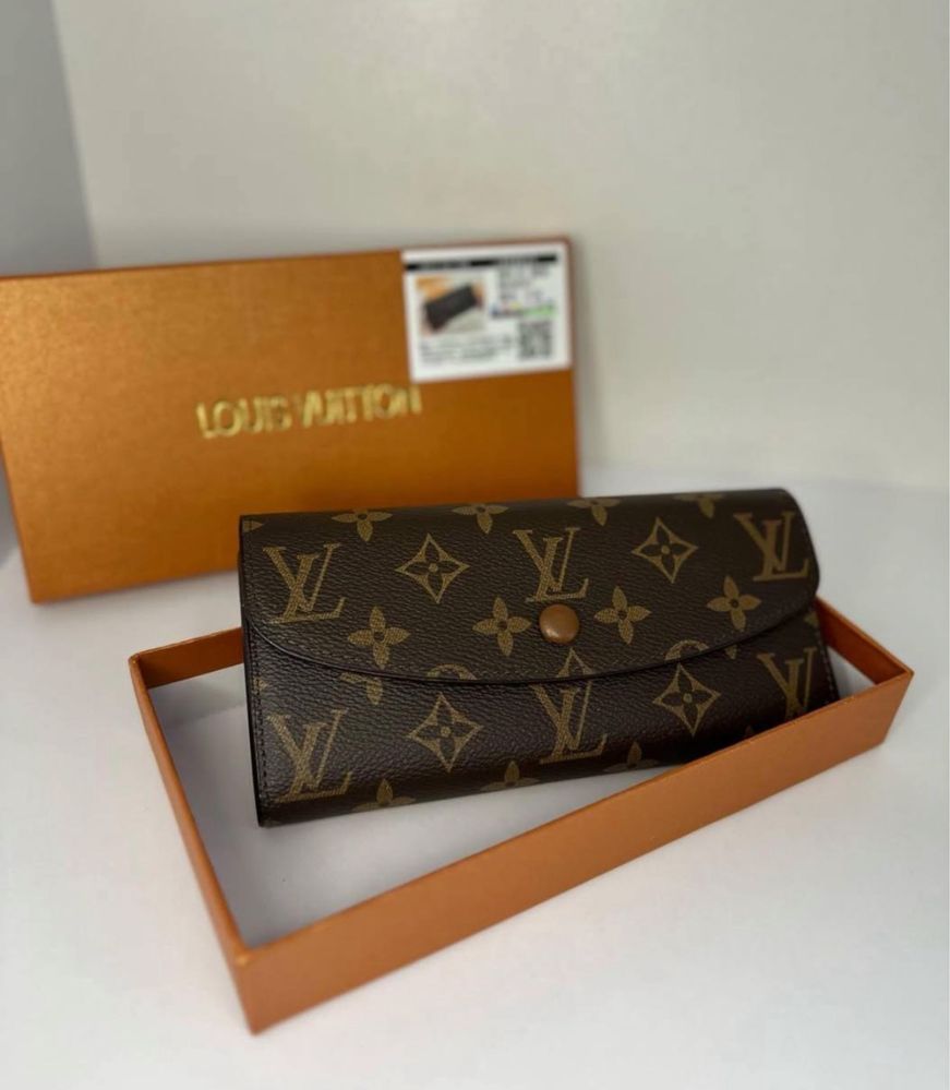 Женский кожаный кошелек  Louis Vuitton