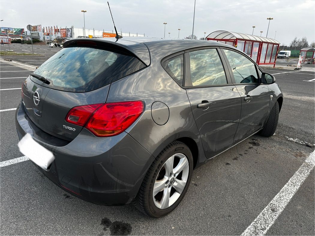 Astra j  1.4 turbo 2010 r