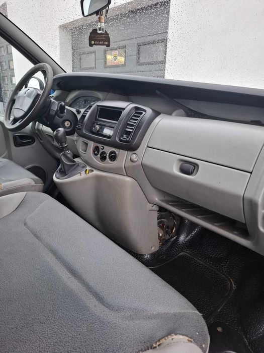 SPRZEDAM auto renault TRAFIC  1.9 DCI