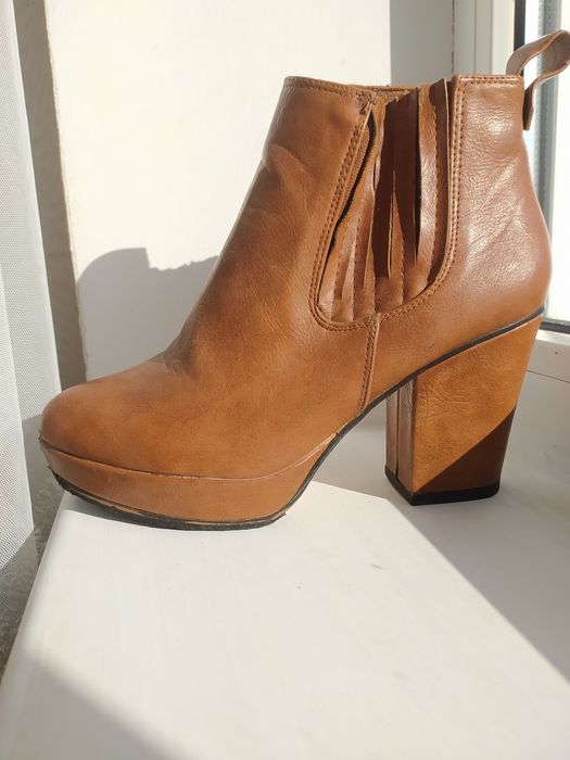 Женские ботильоны,кожа,новые набойки