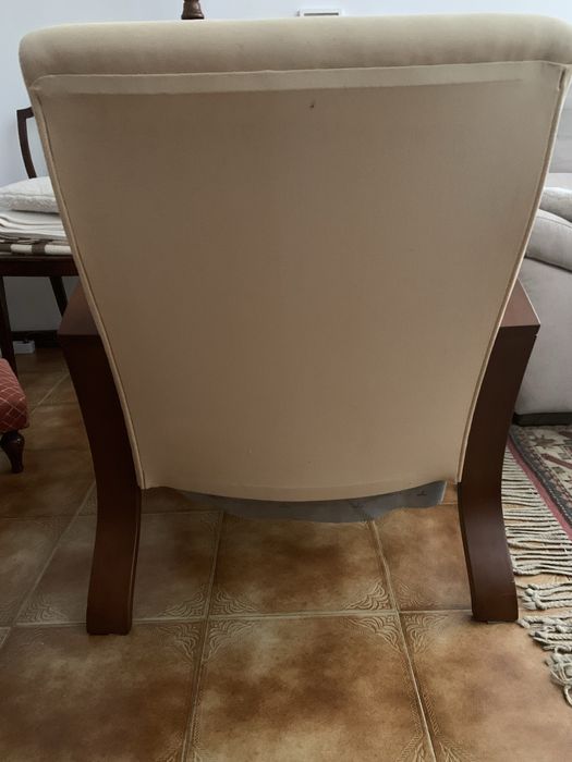 Cadeirão cor Beje