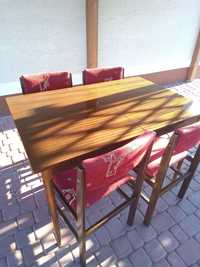 Stół z  krzesłami