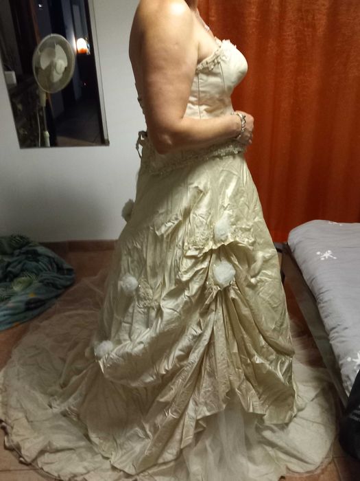 Courpete e saia de noiva