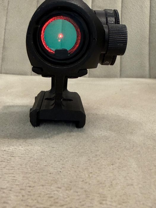 Vendo red dot + mount