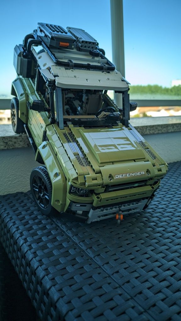 Land Rover Defender technic 2573 peças