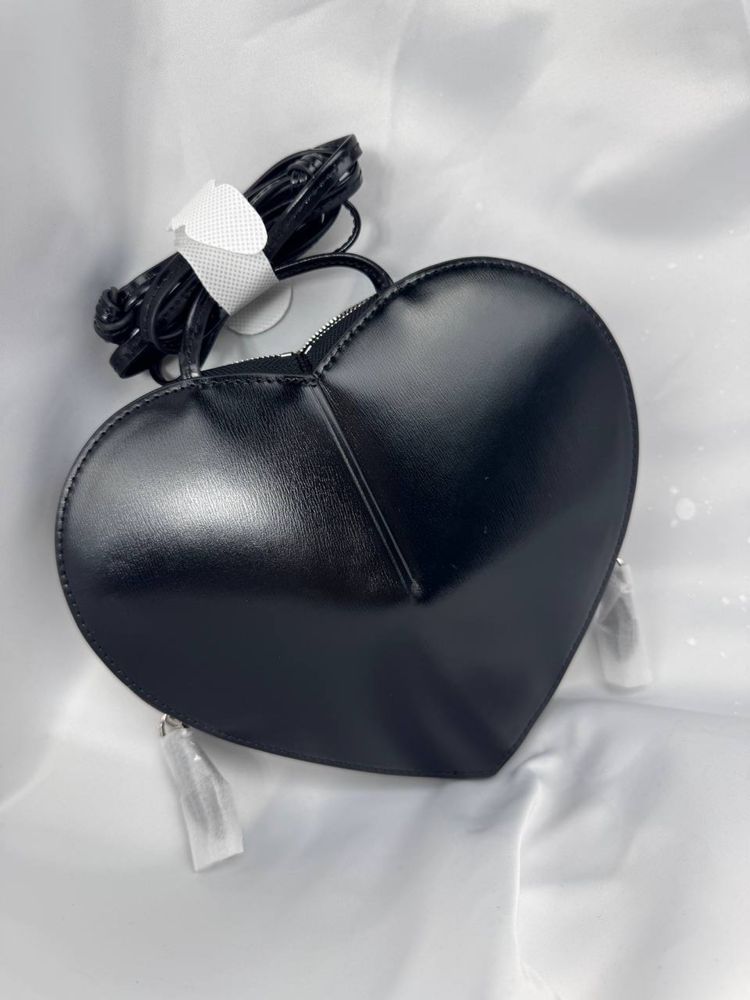 alaïa heart bag