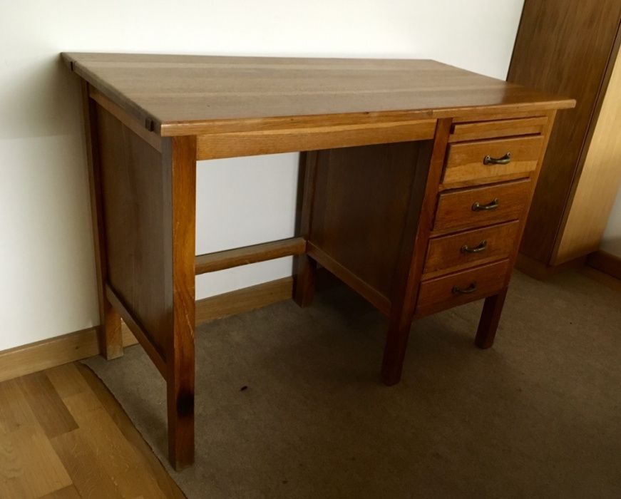 Secretária em carvalho