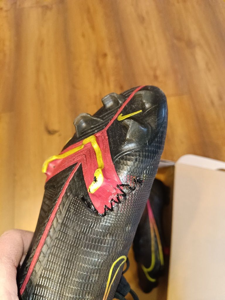 Uzywane korki profesjonalne Nike Mercurial superfly 8 Elite fg r. 42.5