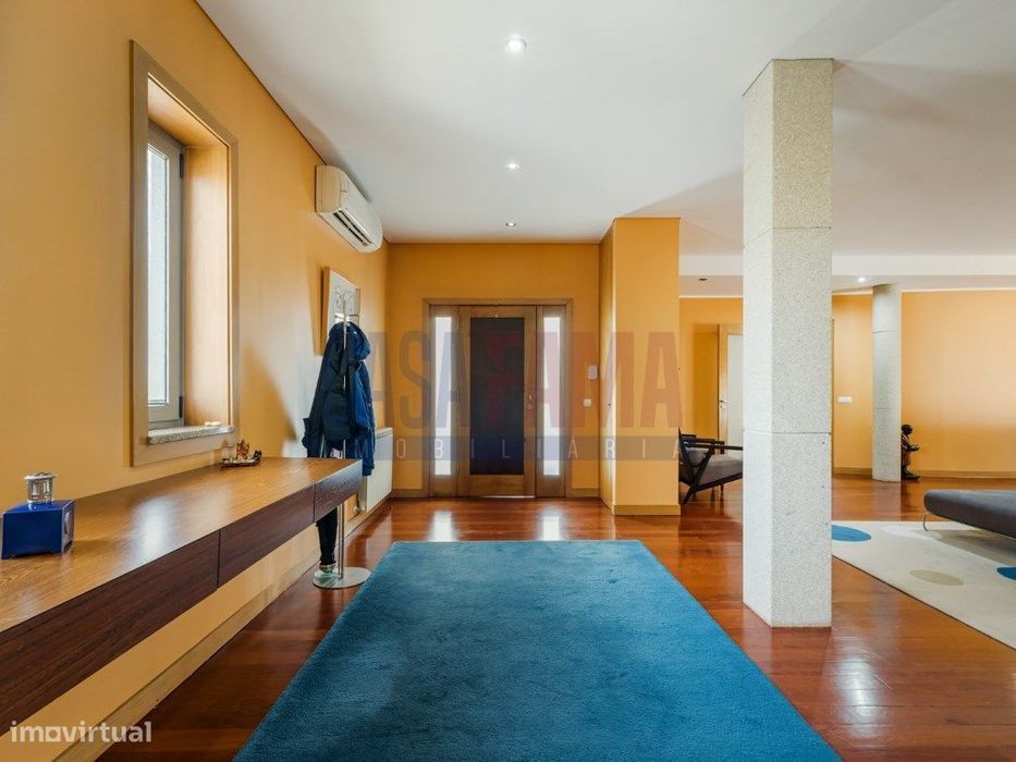 Moradia Isolada de Luxo com Piscina Interior - Zona Tranquila - Braga