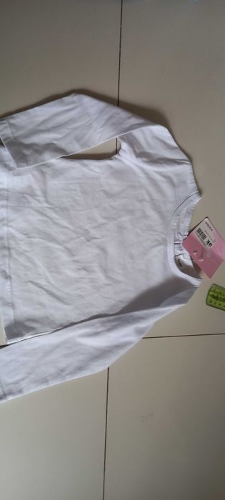 Biala bluzeczka nie uzywana 18/24 mies