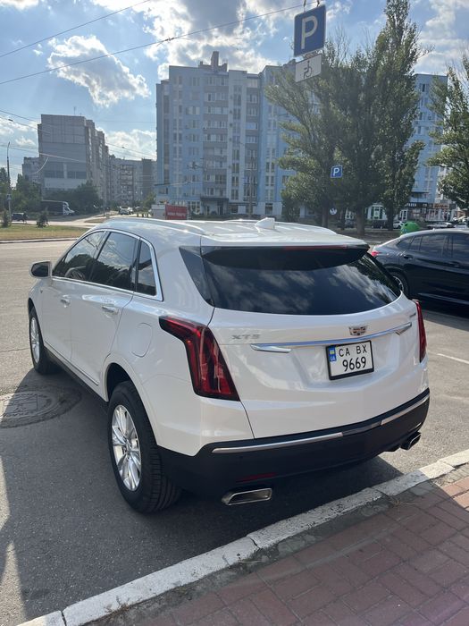 Продам Cadillac XT5