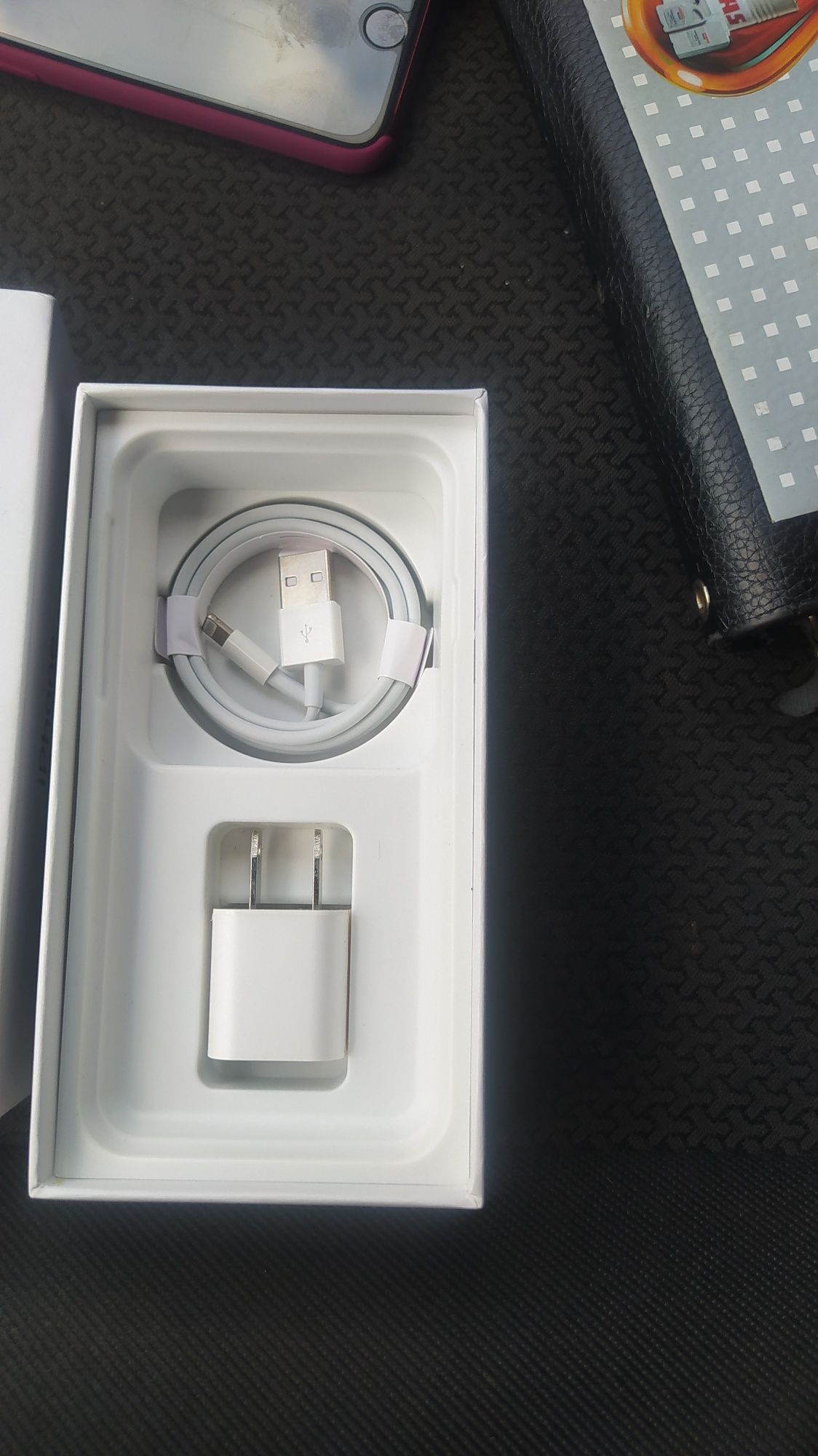Продам айфон SE неверлок надається гарантія на телефон 3 місяця