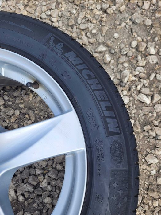 Felgi 5x112 komplet 17 cali ET35 Opony zimowe Michelin 225/55/17