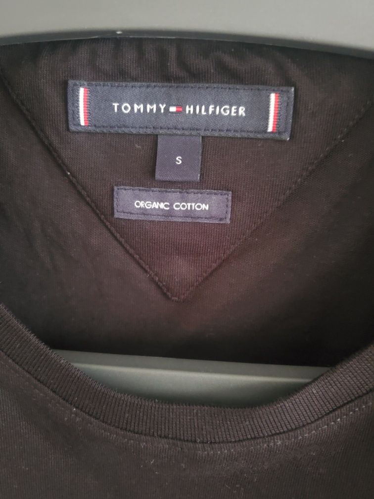 Tommy Hilfiger T-shirt.