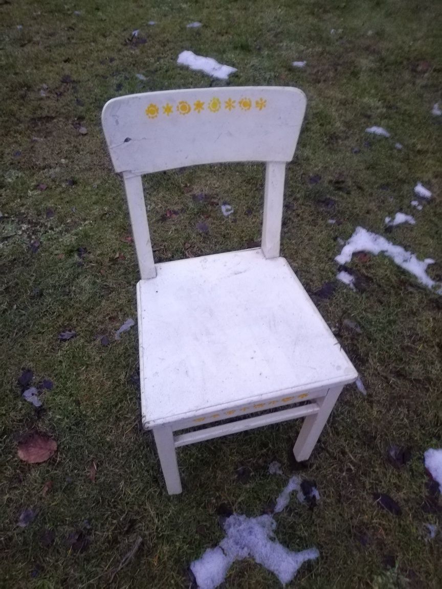 Solidny drewniany stołek krzesło ostatnia sztuka cena do negocjacji