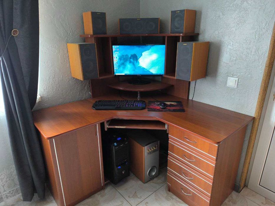 Персональний комп'ютер в зборі з Монітором, Акустикою, Столом!!!