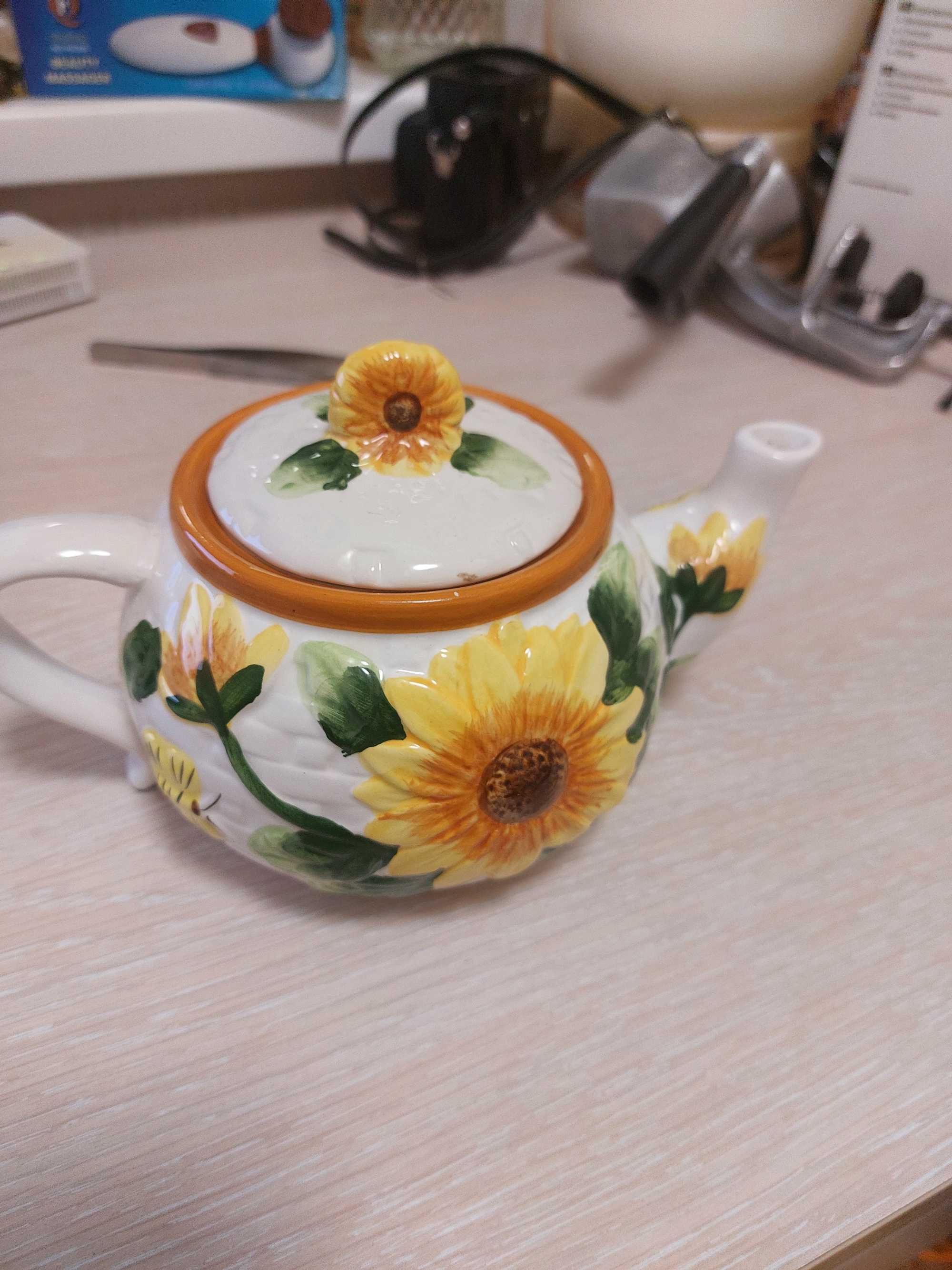 Продам чайник для декору.