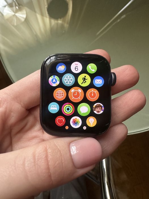 Apple Watch SE, 44мм, Space Gray повний комплект оригінал
