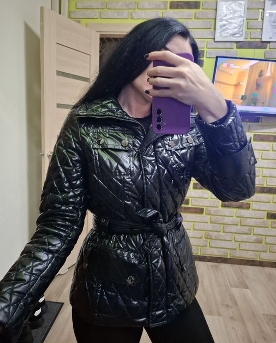 Гарна стьобана куртка