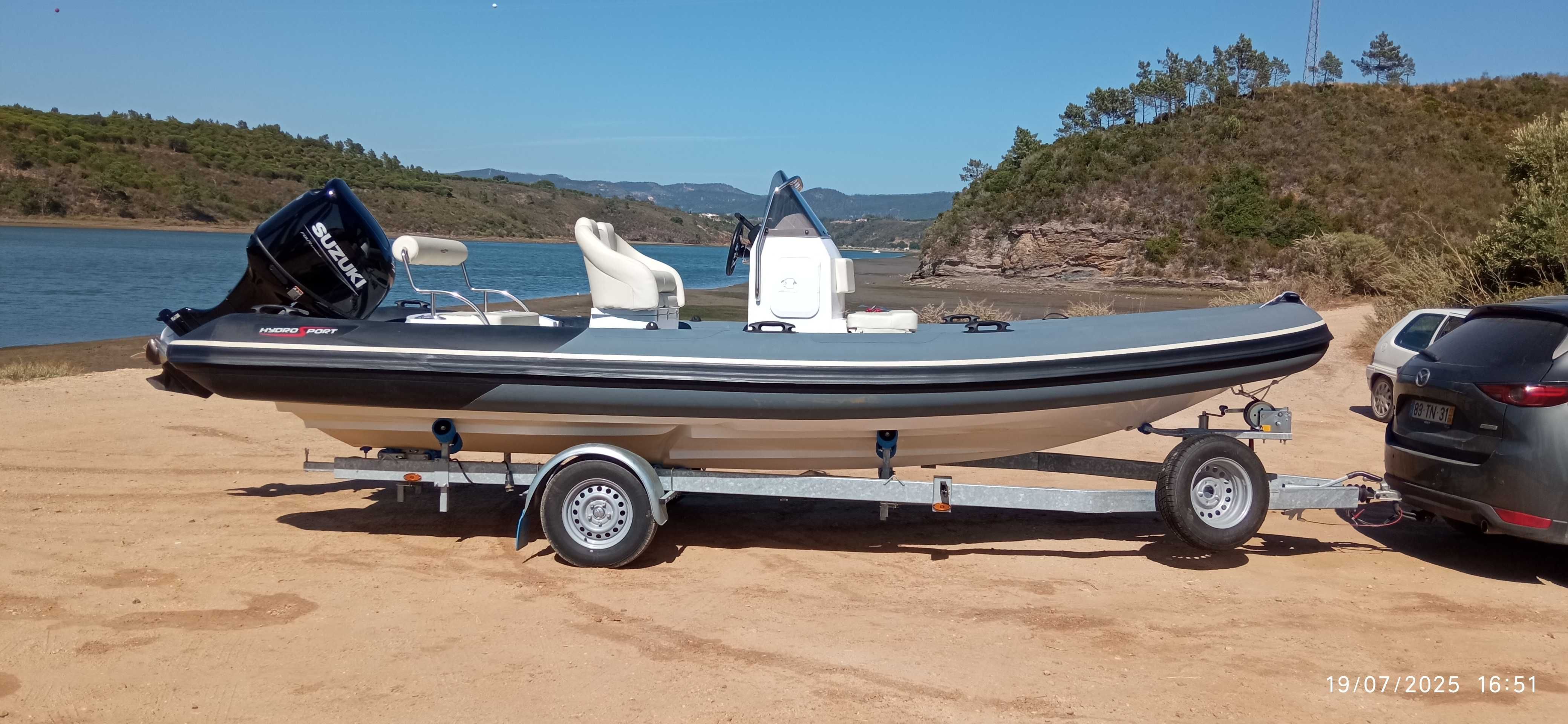 Hydrosport RIB646 barco de serviço 2025