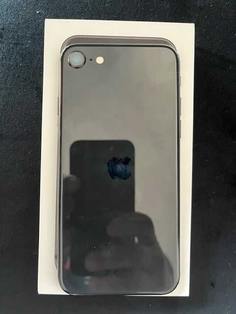 Telemóvel iPhone SE 64GB