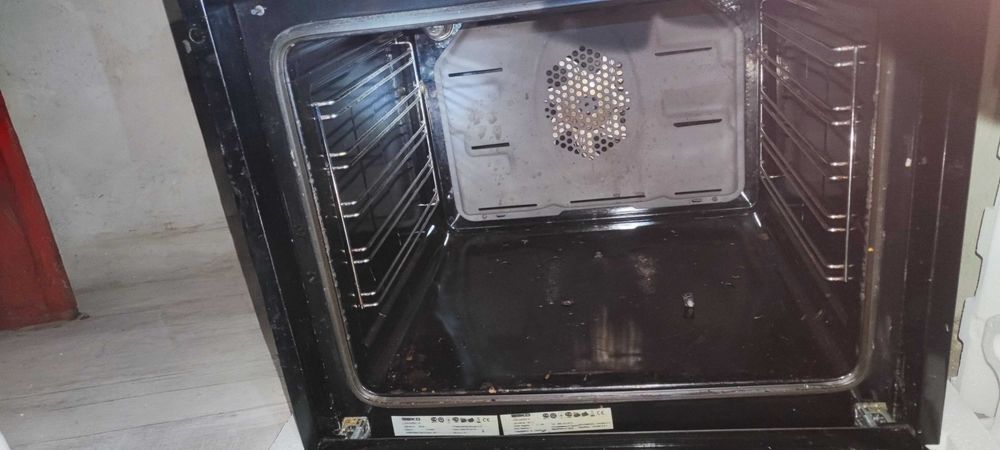 Odstąpie piekarnik elektryczny firmy BEKO