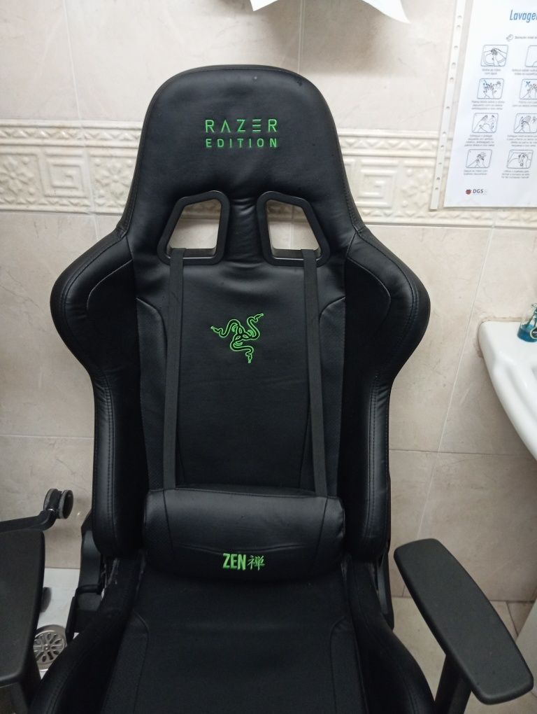 Cadeira gaming usada
