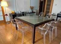 Aparador e mesa em madeira Wengue e vidro da Dimensão Móveis Alvalade