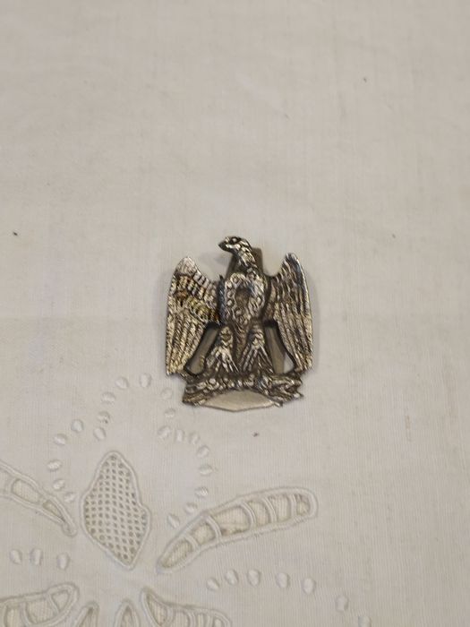 Artigos metálicos variados.