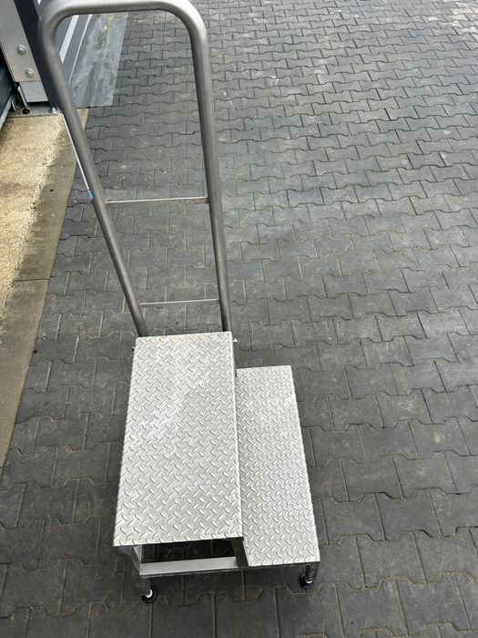 Podest ze stali kwasoodpornej / schody z barierka