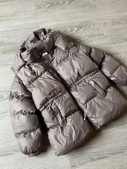 Продам новий пуховик мокко
