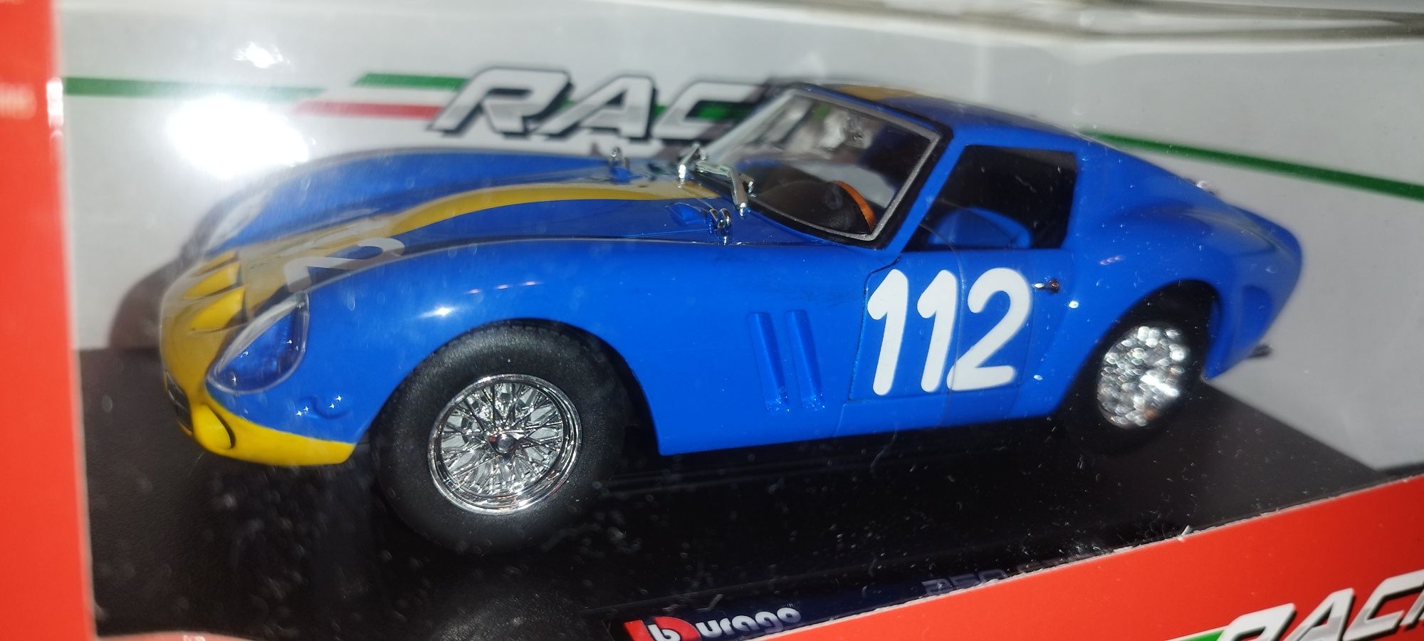 Bburago Racing Ferrari 250 GTI Blue, skala 1:24 Burago.