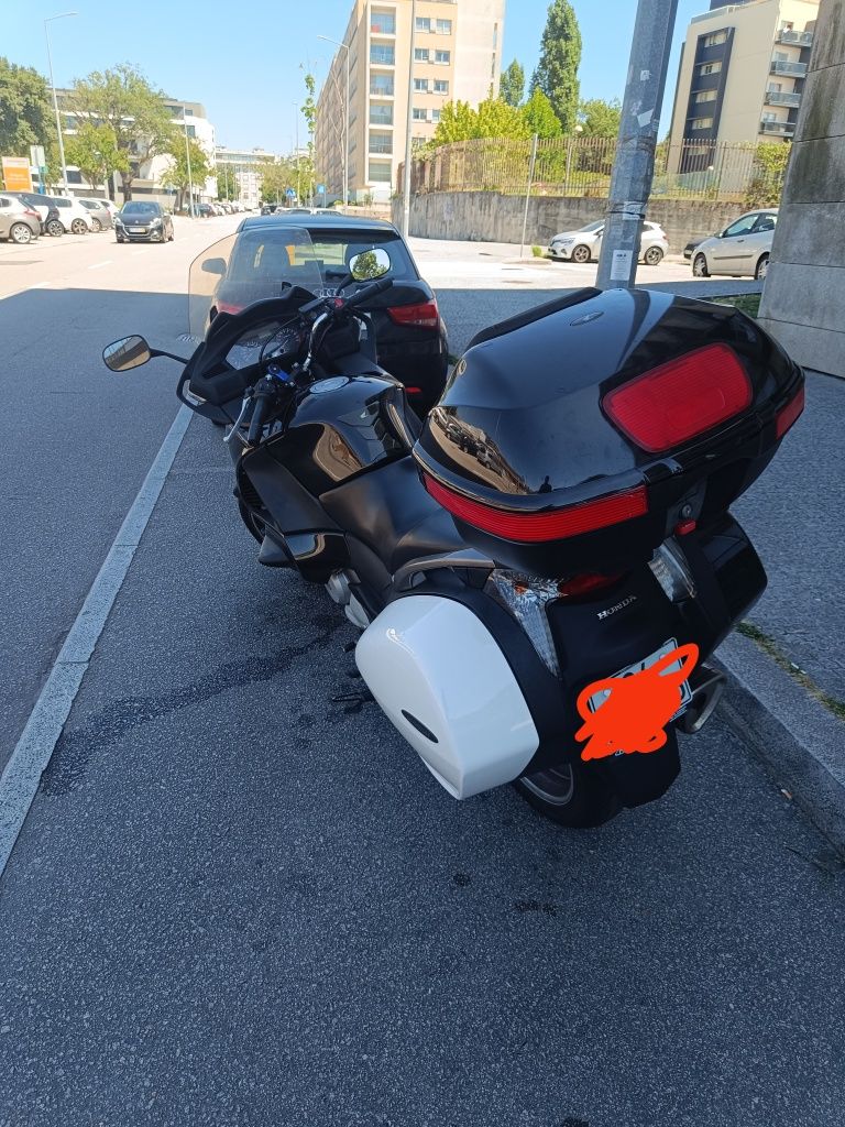 Honda Deuville NT 700