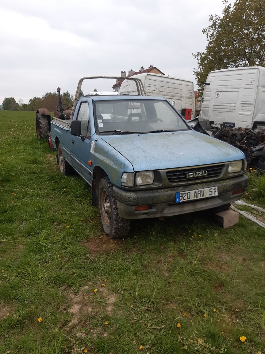 Sprzedam ISUZU DLX 2,5d 4x4