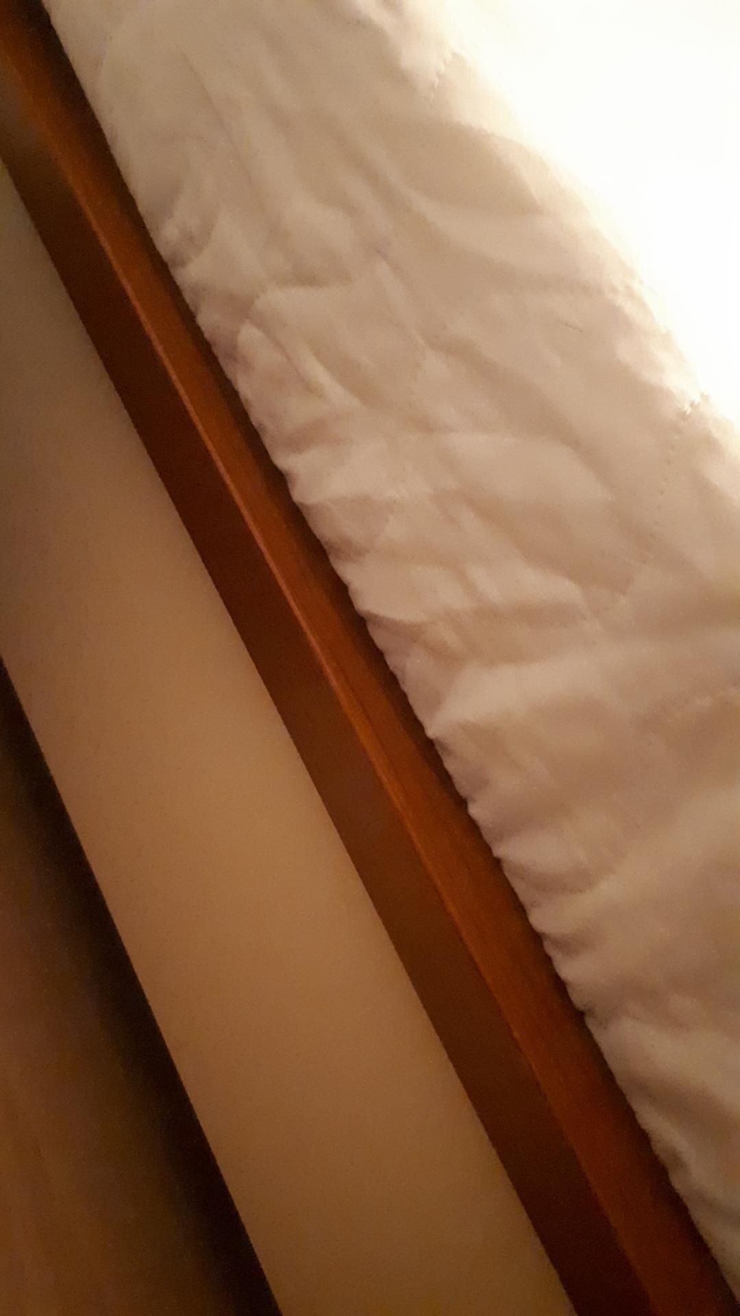 Łóżko sypialniane 140cm na 200cm plus materac