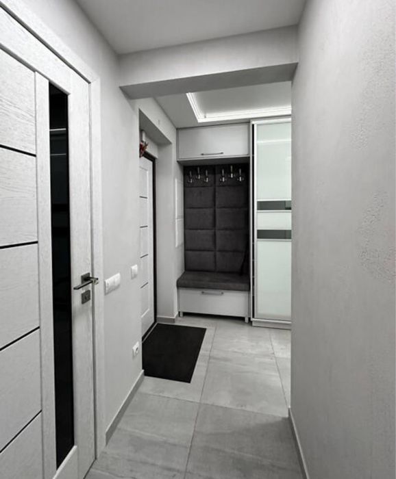 Продається 3-кімнатна квартира район ТЦ Майдан