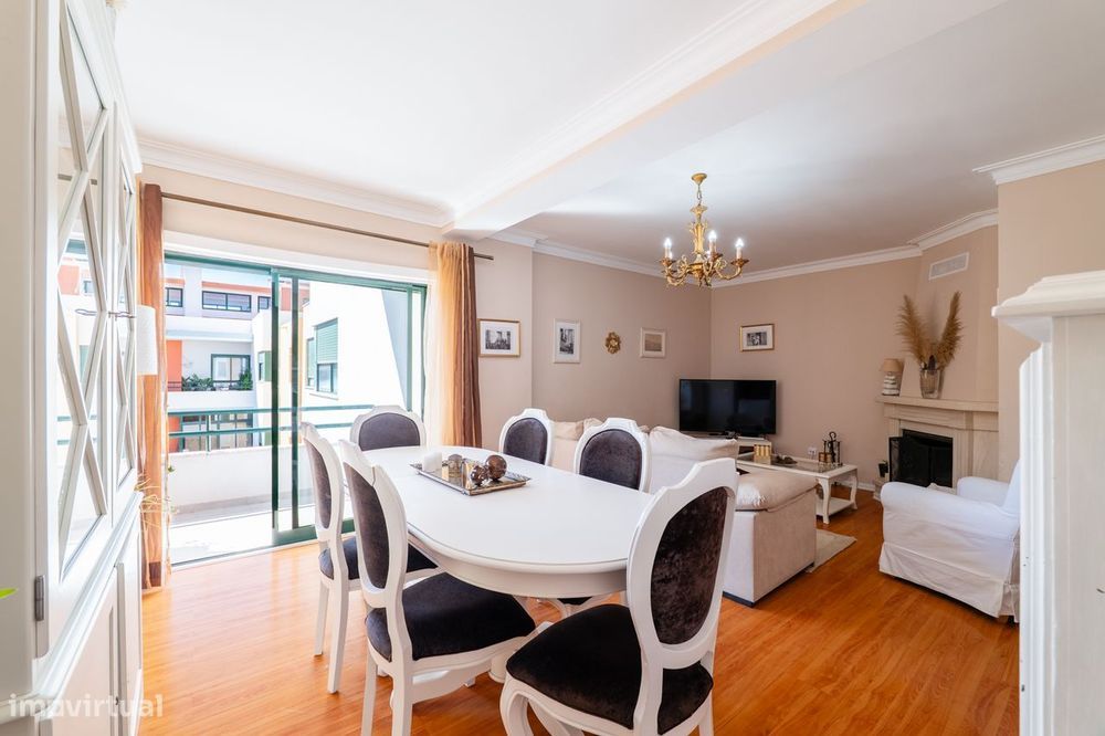 Apartamento Familiar Espacioso com Varandas e Ótima Localização – Conf