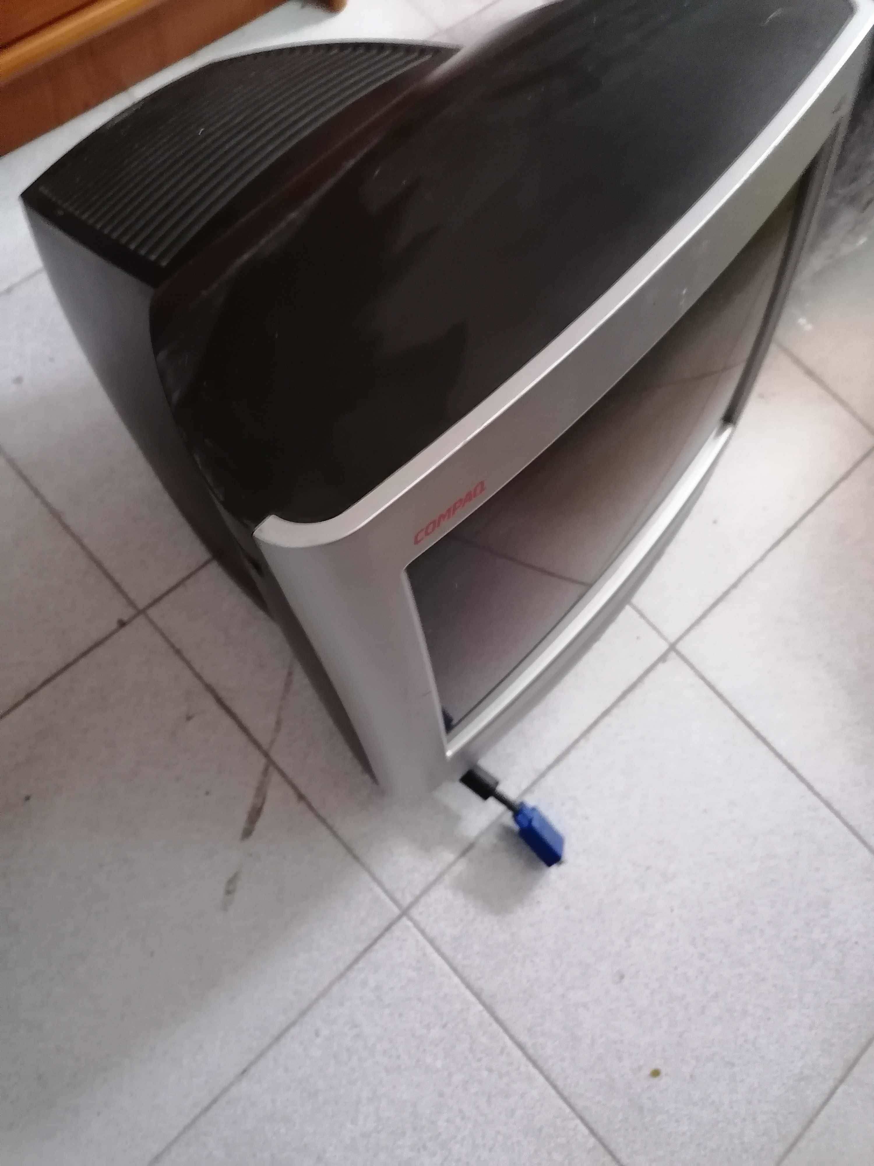 Vendo Monitor Compaq 7500