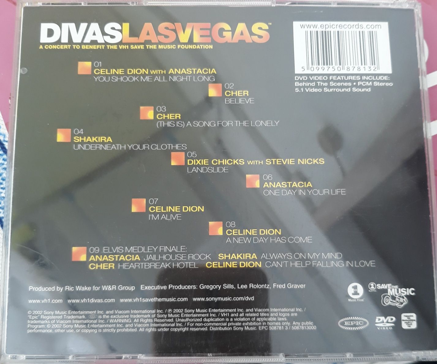 CD + DVD Divas Las Vegas (Celine Dion, Cher, Dixie Chicos, Shakira)