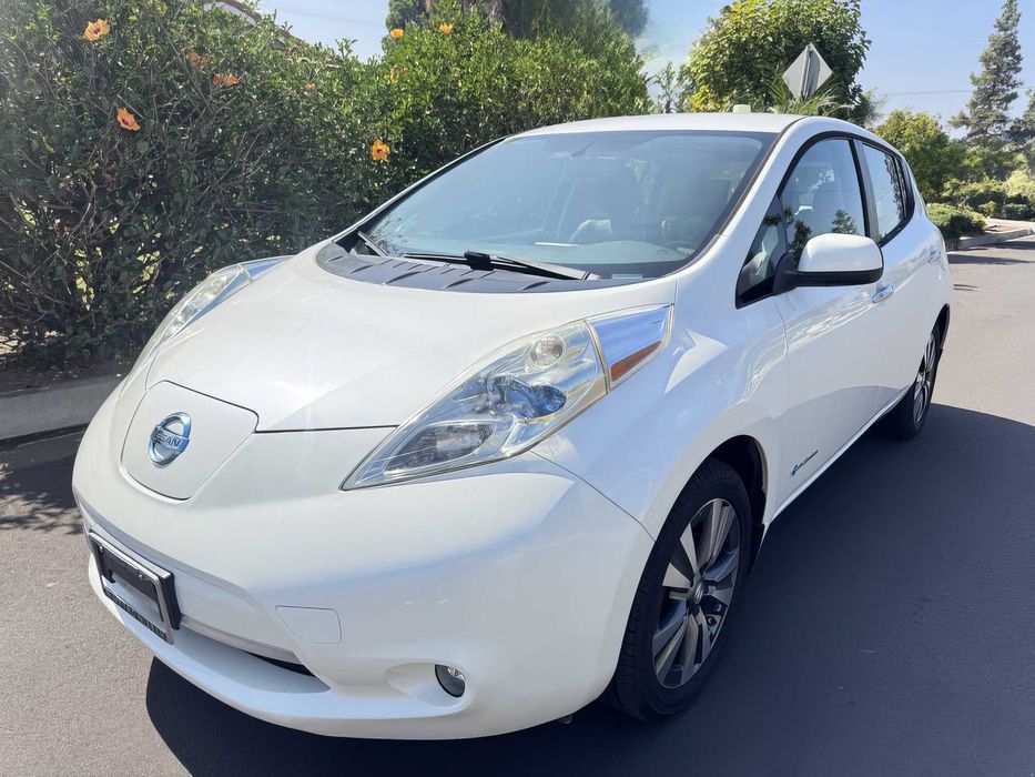 Nissan LEAF SL      2015